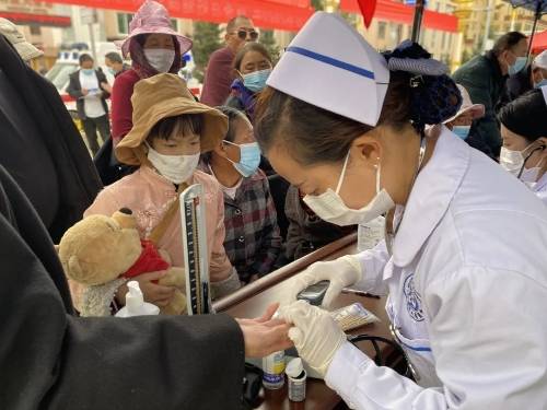 阿壩縣舉辦“服務(wù)百姓健康行動”大型義診活動，織密基層健康服務(wù)網(wǎng)